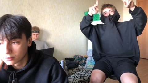 stralght_twinks  03-09-2022